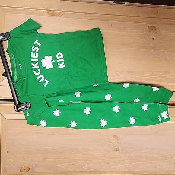 PJ Place Luckiest Kid Shamrock Green Pjs NWT Size 3T - Picture 1 of 8
